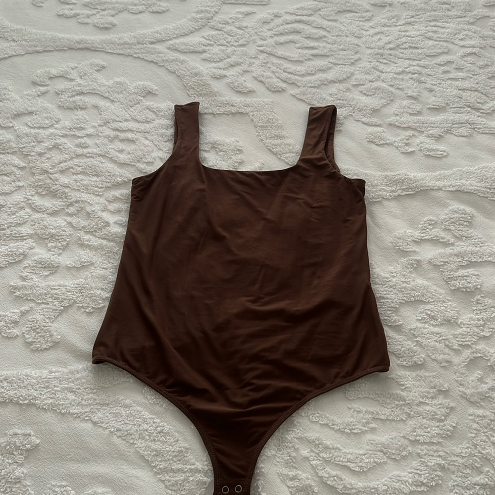 Abercrombie and Fitch - Soft Matte Seamless Squareneck Bodysuit Brown